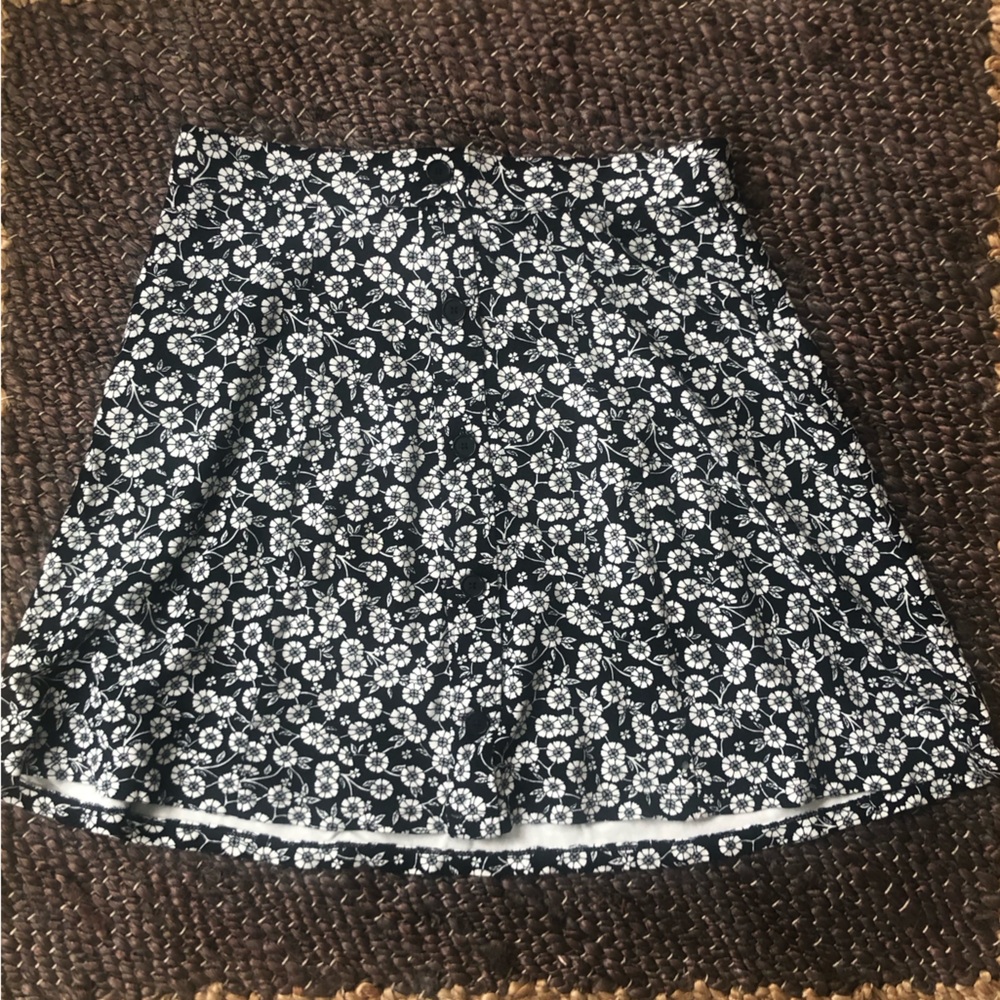 LOFT Black & White Floral Button Front Skirt [XS]